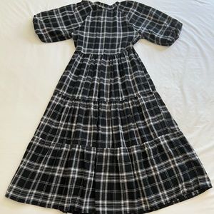 Vintage style black and white plaid puff sleeve midi dress